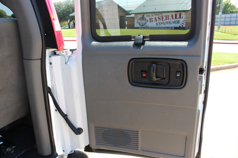 Used 2020 Chevrolet Express 3500 LT w/ LT Preferred Equipment Group RWD image 12