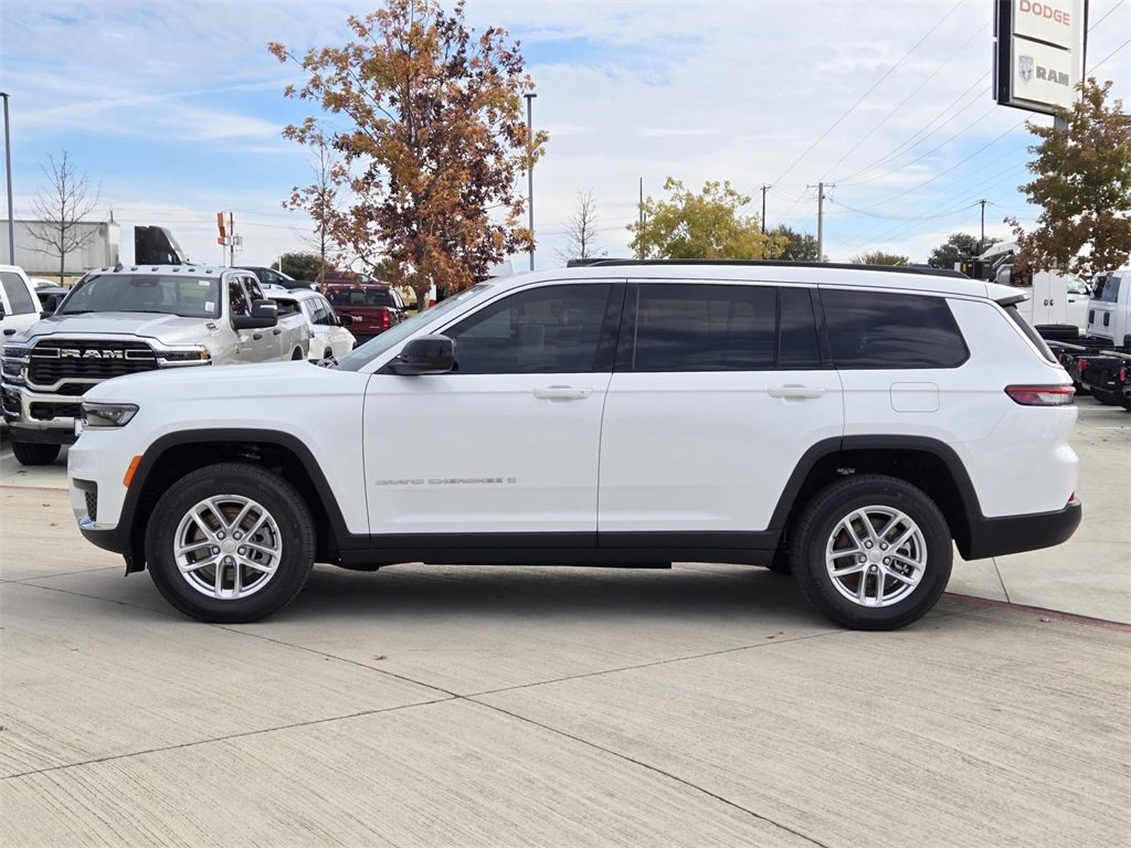 New 2025 Jeep Grand Cherokee L Laredo image 2