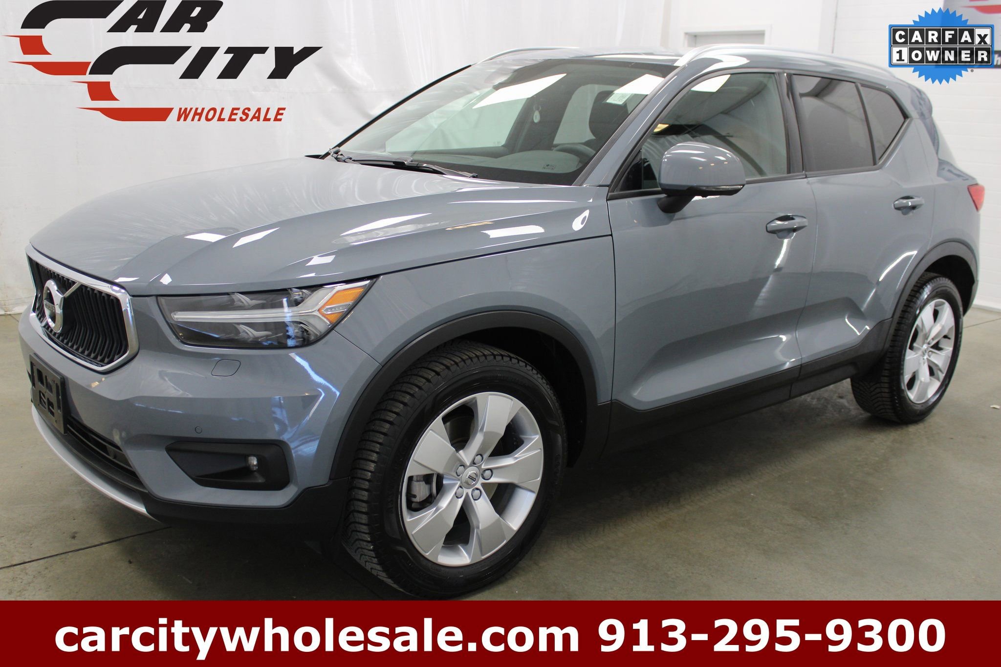 Used 2021 Volvo XC40 T5 Momentum video 1