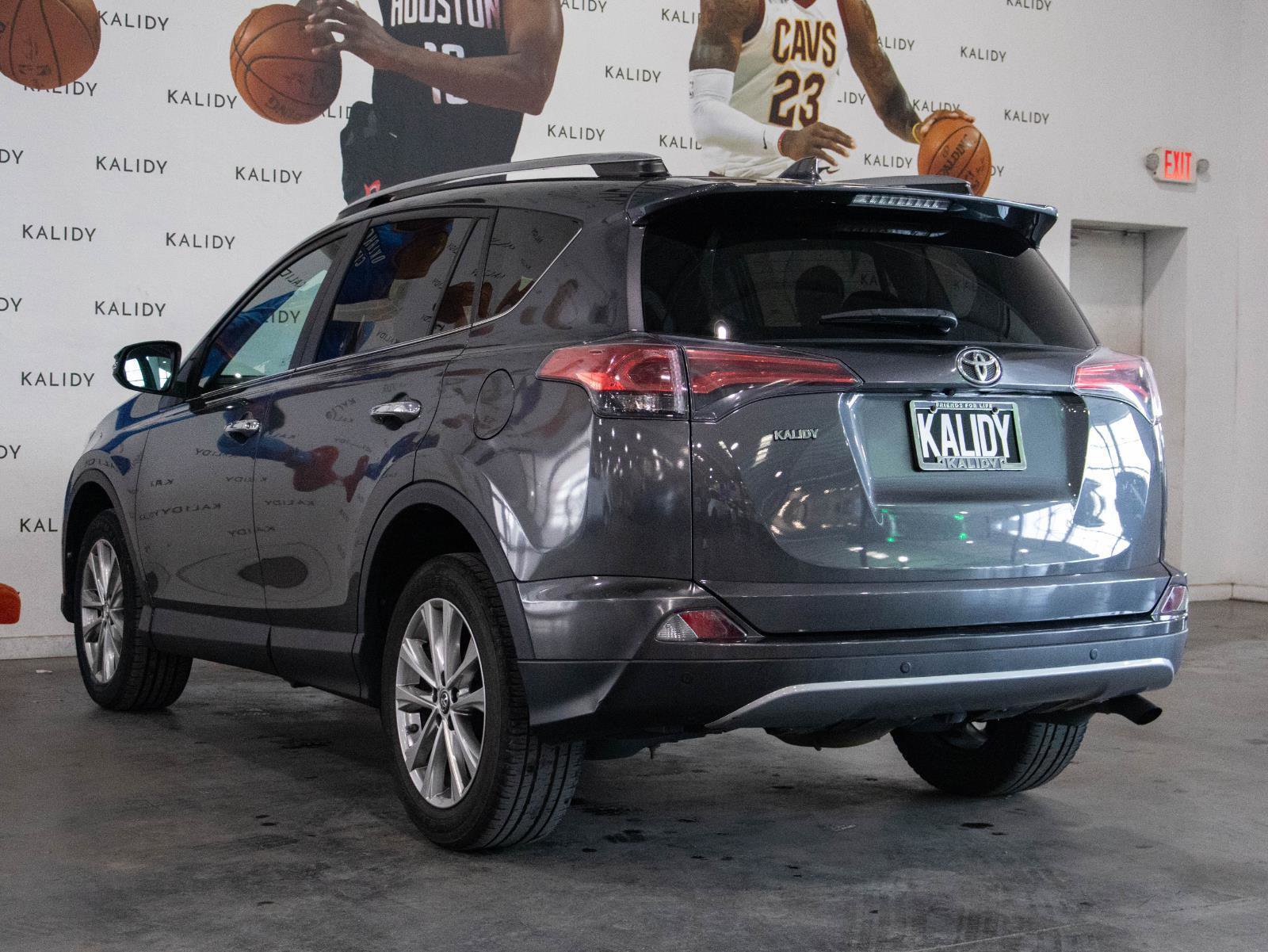 Used 2017 Toyota RAV4 Limited image 23