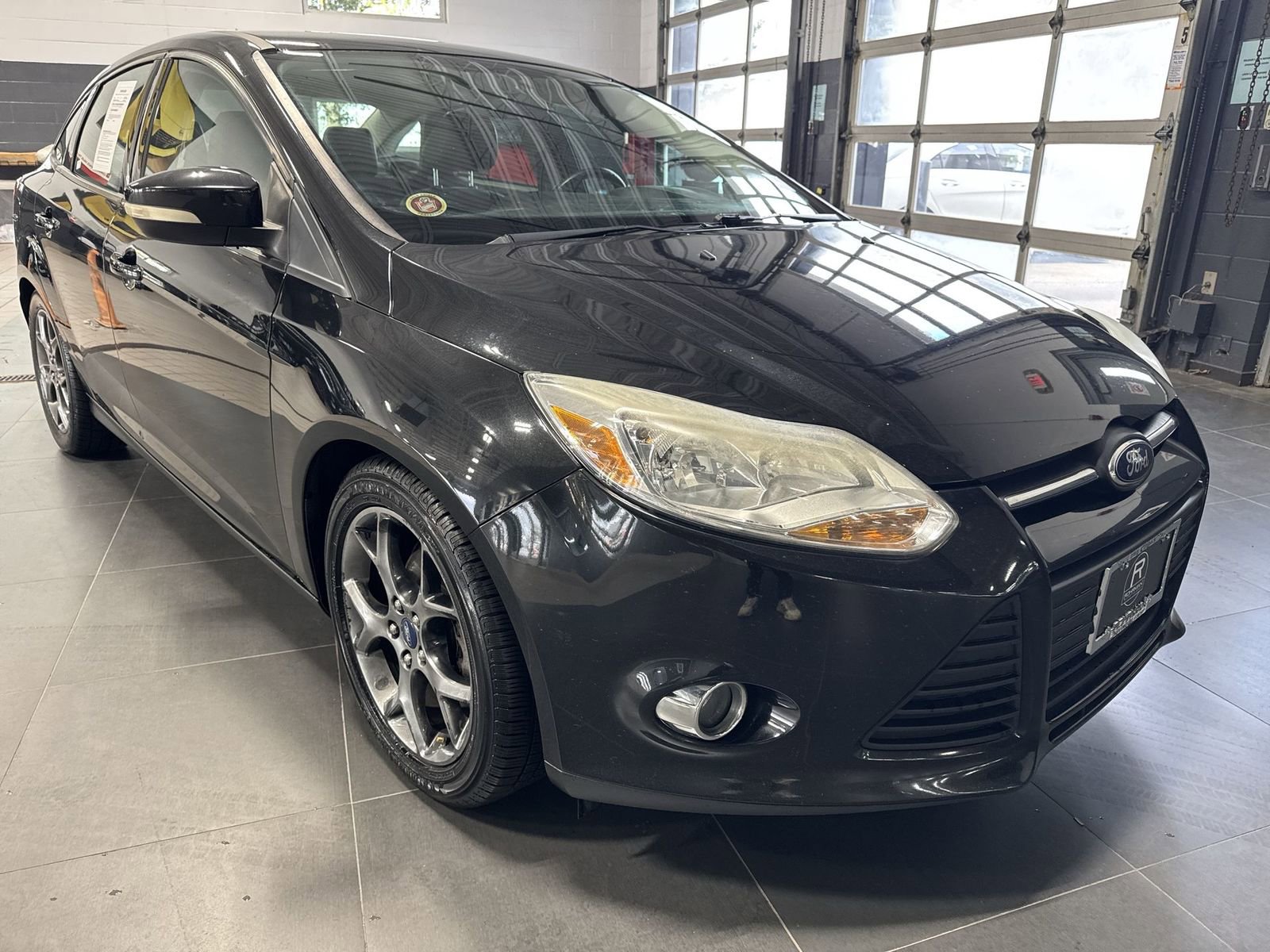 Used 2014 Ford Focus SE w/ Equipment Group 201A FWD image 11