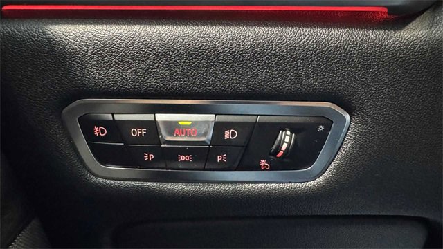 Used 2020 BMW X7 M50i w/ Executive Package image 25