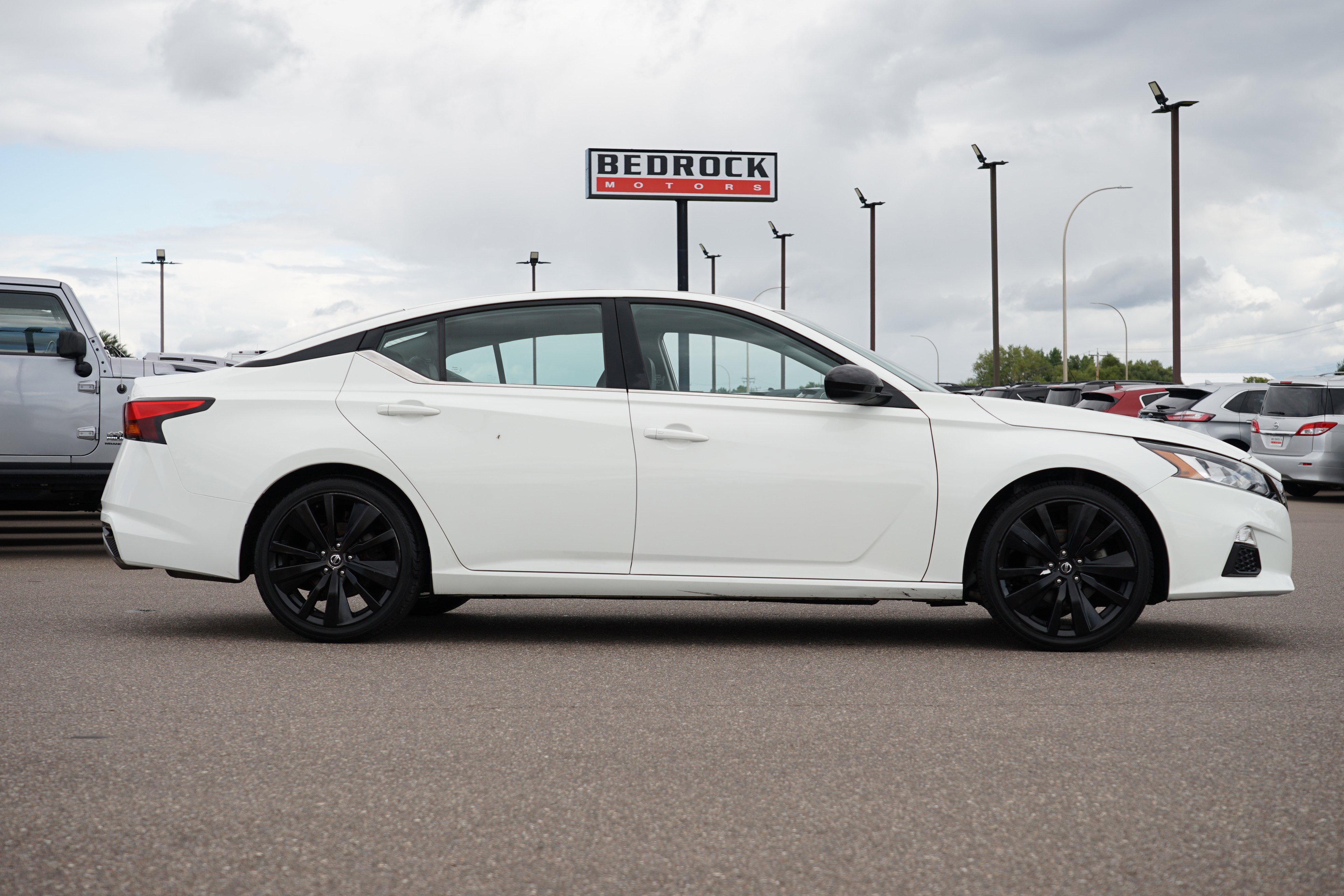 Used 2020 Nissan Altima 2.5 SR image 2