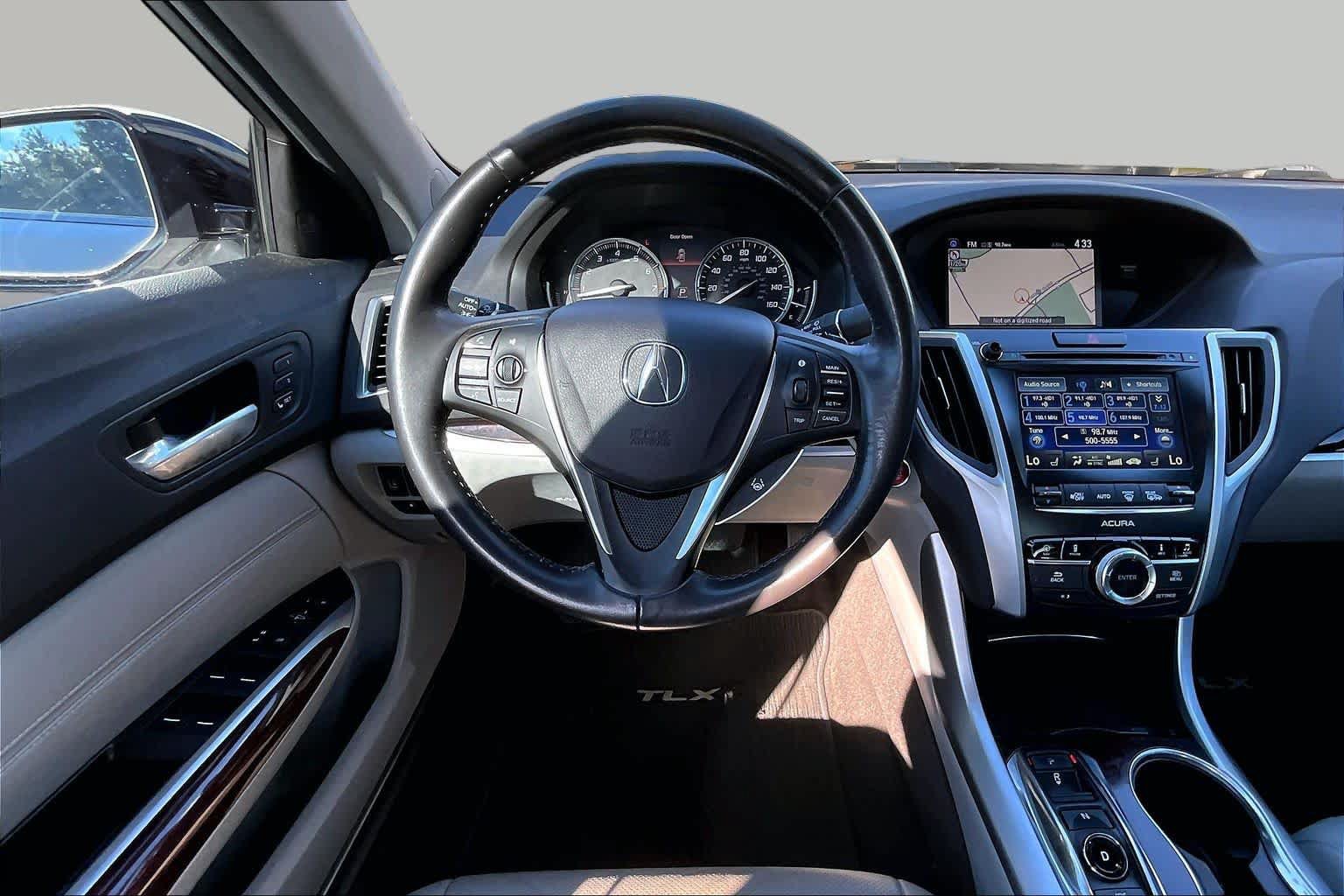 Used 2016 Acura TLX w/ Technology Package FWD image 6