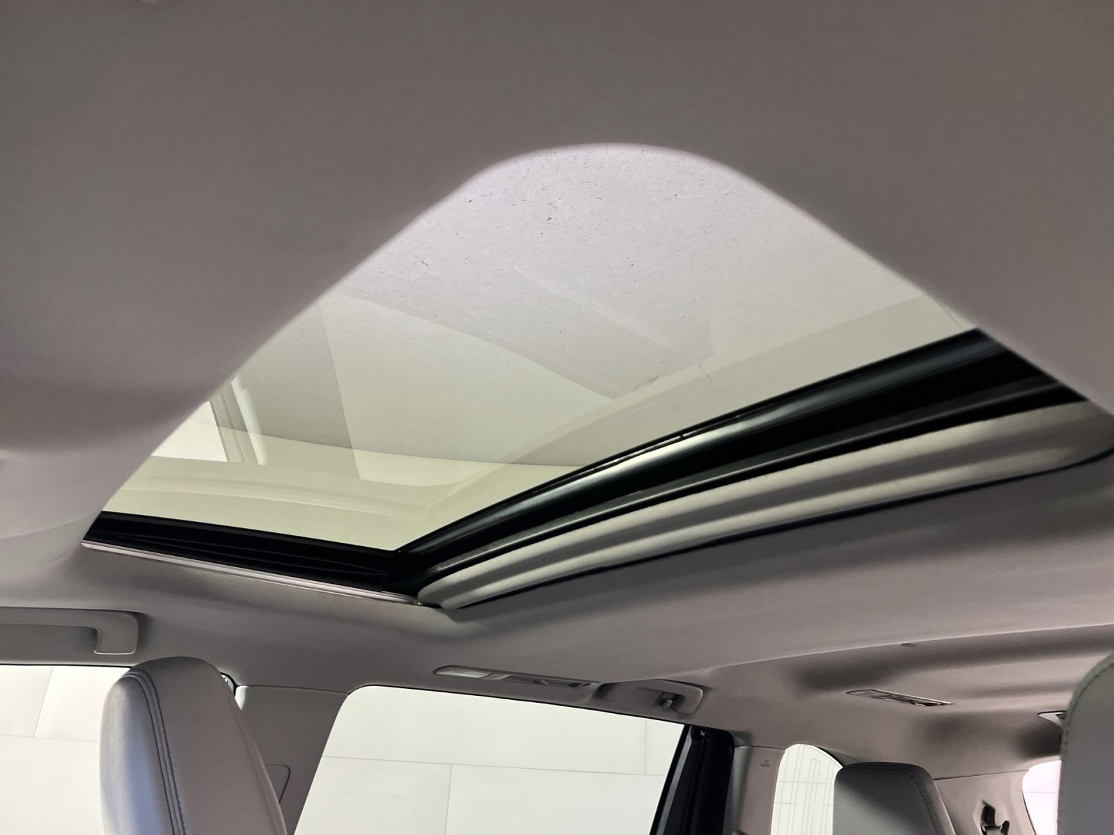 Used 2018 Toyota Highlander XLE image 22