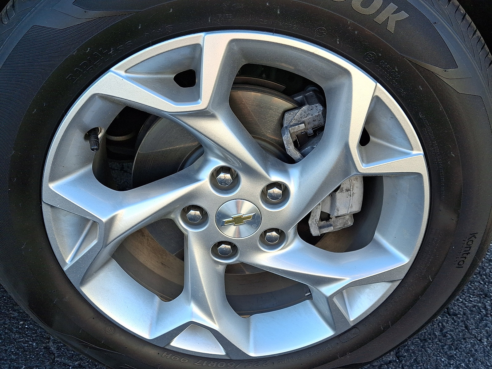 Certified 2025 Chevrolet Trax LS w/ LS Convenience Package FWD image 8