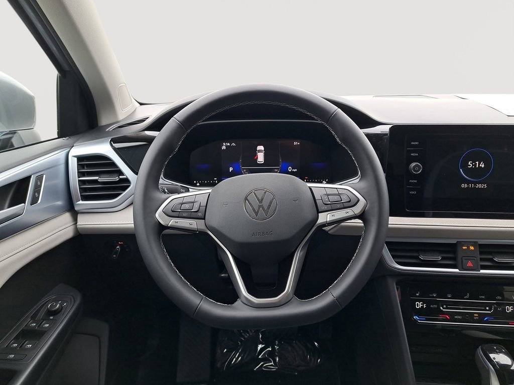 New 2025 Volkswagen Taos SE image 22