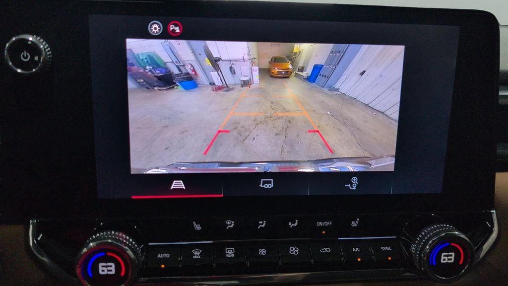 Used 2025 GMC Canyon AT4 w/ LPO, Off Road Lift Package AWD/4WD image 13