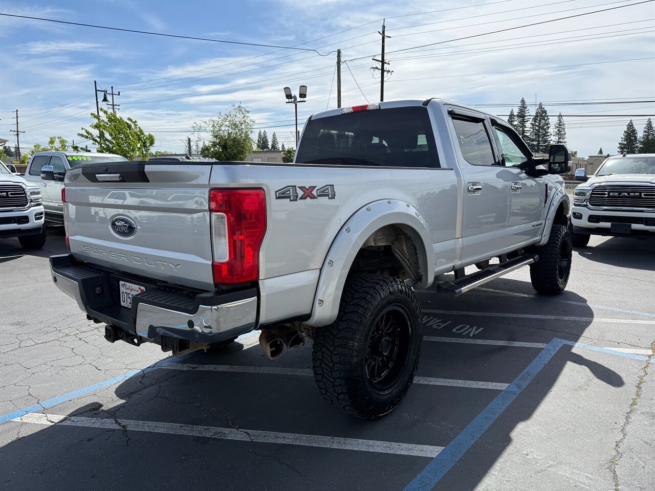 Used 2017 Ford F350 XLT w/ XLT Premium Package image 5