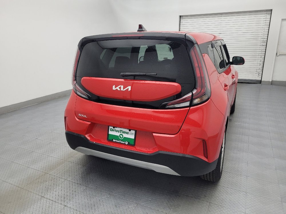 Used 2025 Kia Soul LX image 7