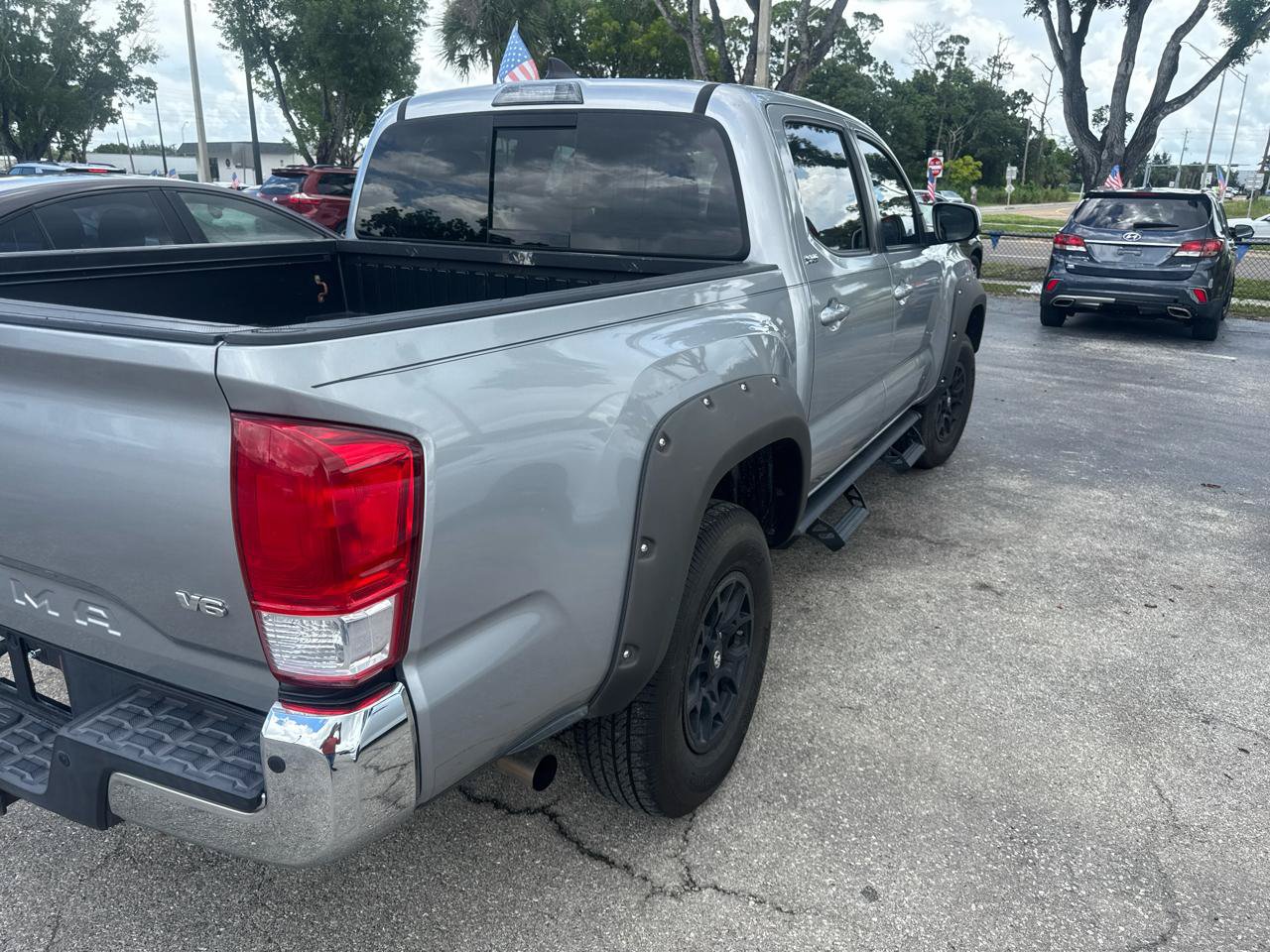 Used 2019 Toyota Tacoma SR5 RWD image 5