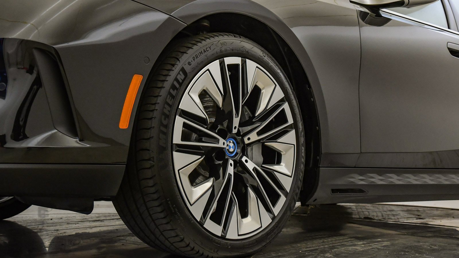 Used 2025 BMW i5 xDrive40 w/ Premium Package image 10