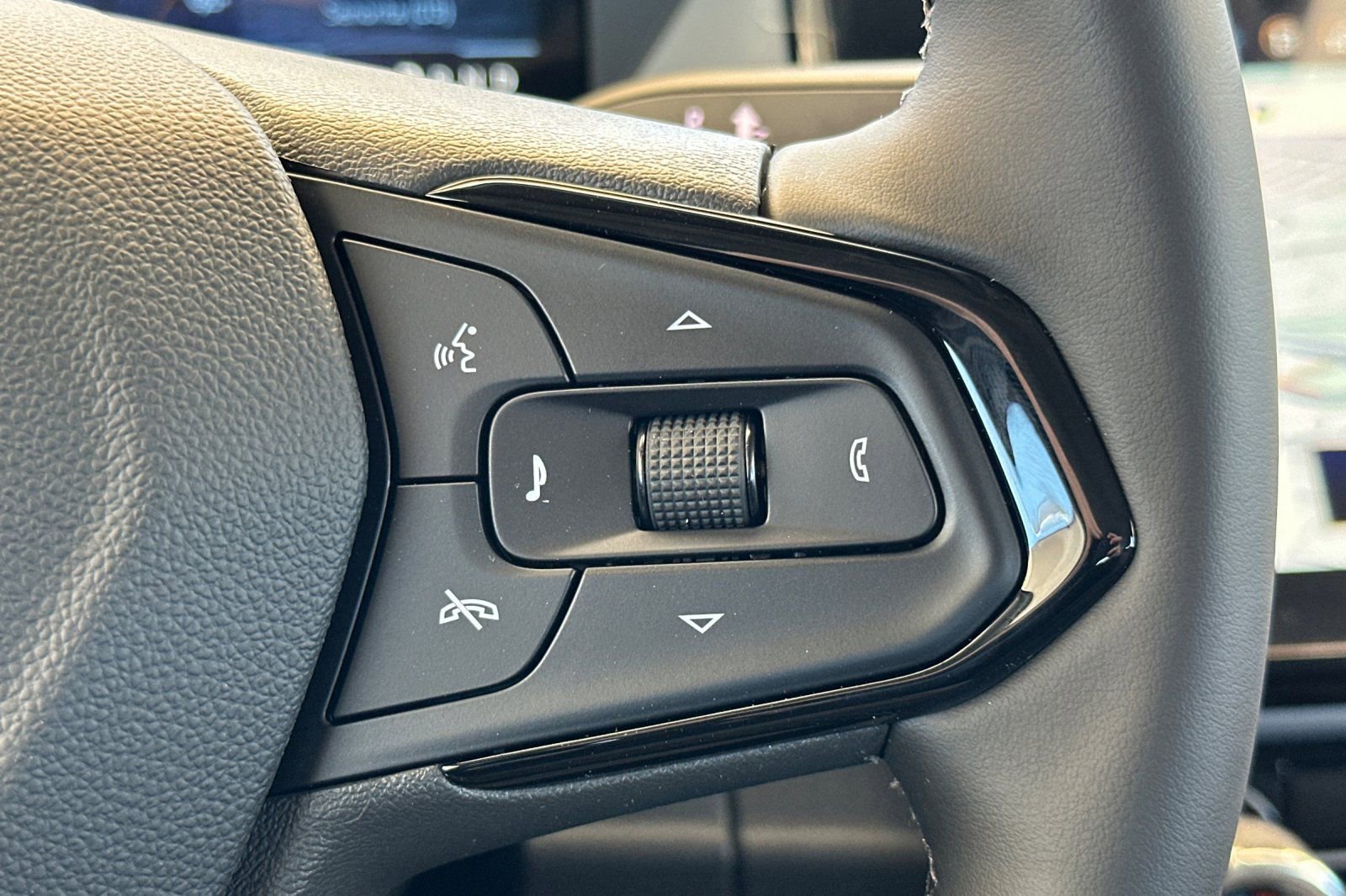 New 2027 Chevrolet Bolt LT w/ Comfort Package image 27