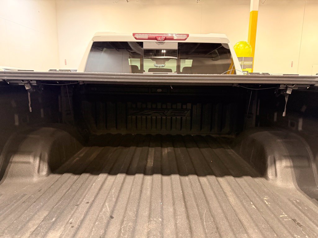 Used 2022 Chevrolet Silverado 1500 ZR2 w/ Technology Package AWD/4WD image 10