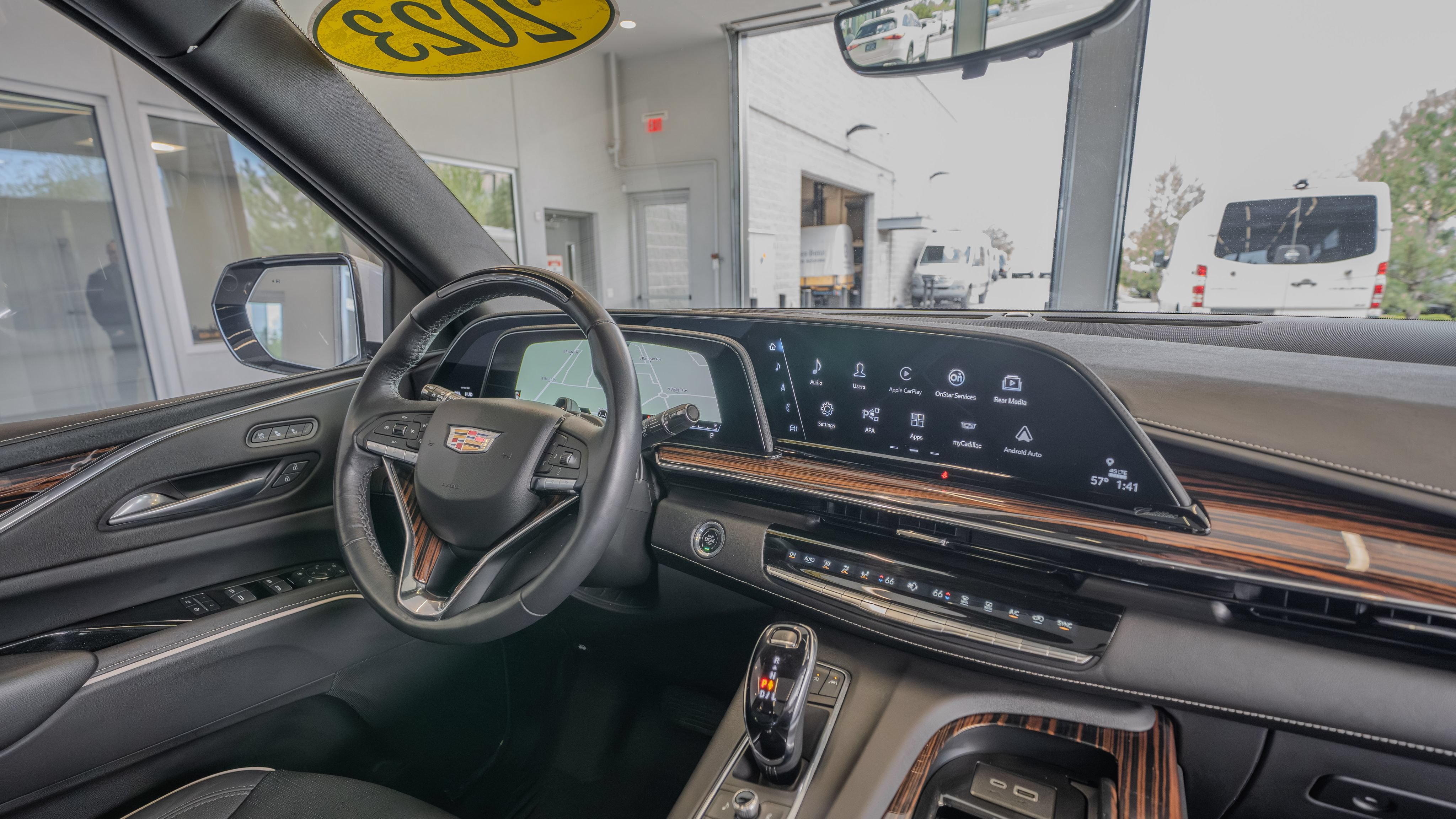 Used 2023 Cadillac Escalade Premium Luxury AWD/4WD image 19
