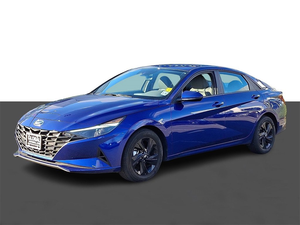 Used 2023 Hyundai Elantra SEL w/ Cargo Package image 3