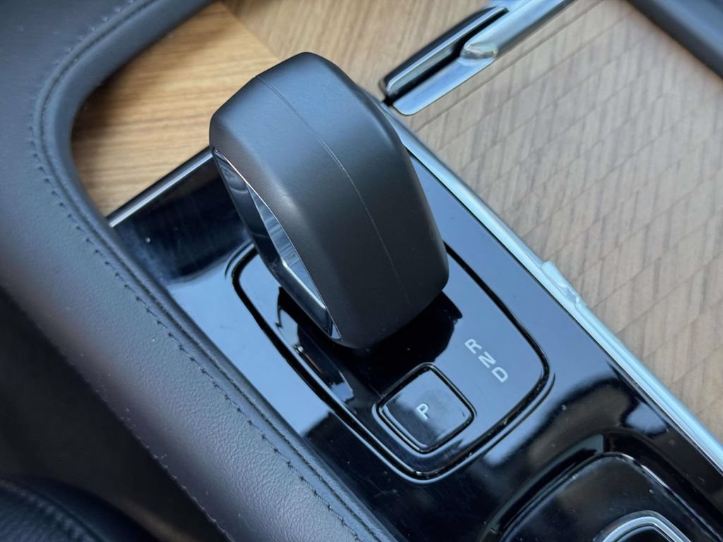 Certified 2023 Volvo XC90 B6 Core w/ Climate Package AWD/4WD image 28