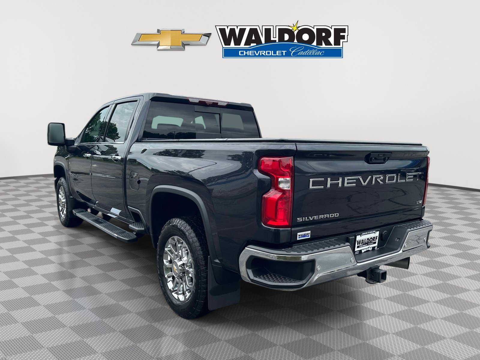 Used 2024 Chevrolet Silverado 2500 LTZ w/ LTZ Premium Package AWD/4WD image 4