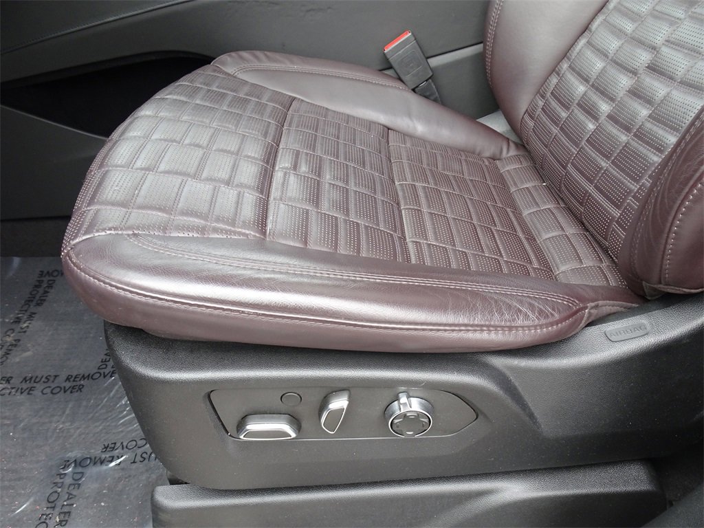 Certified 2023 Cadillac Escalade ESV Premium Luxury Platinum w/ LPO, Radiant Package image 10