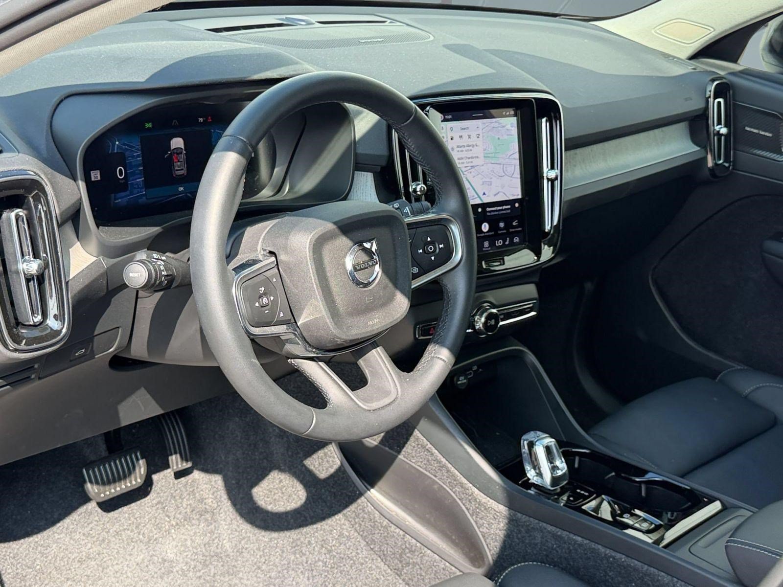 Certified 2026 Volvo XC40 B5 Plus w/ Climate Package AWD/4WD image 4