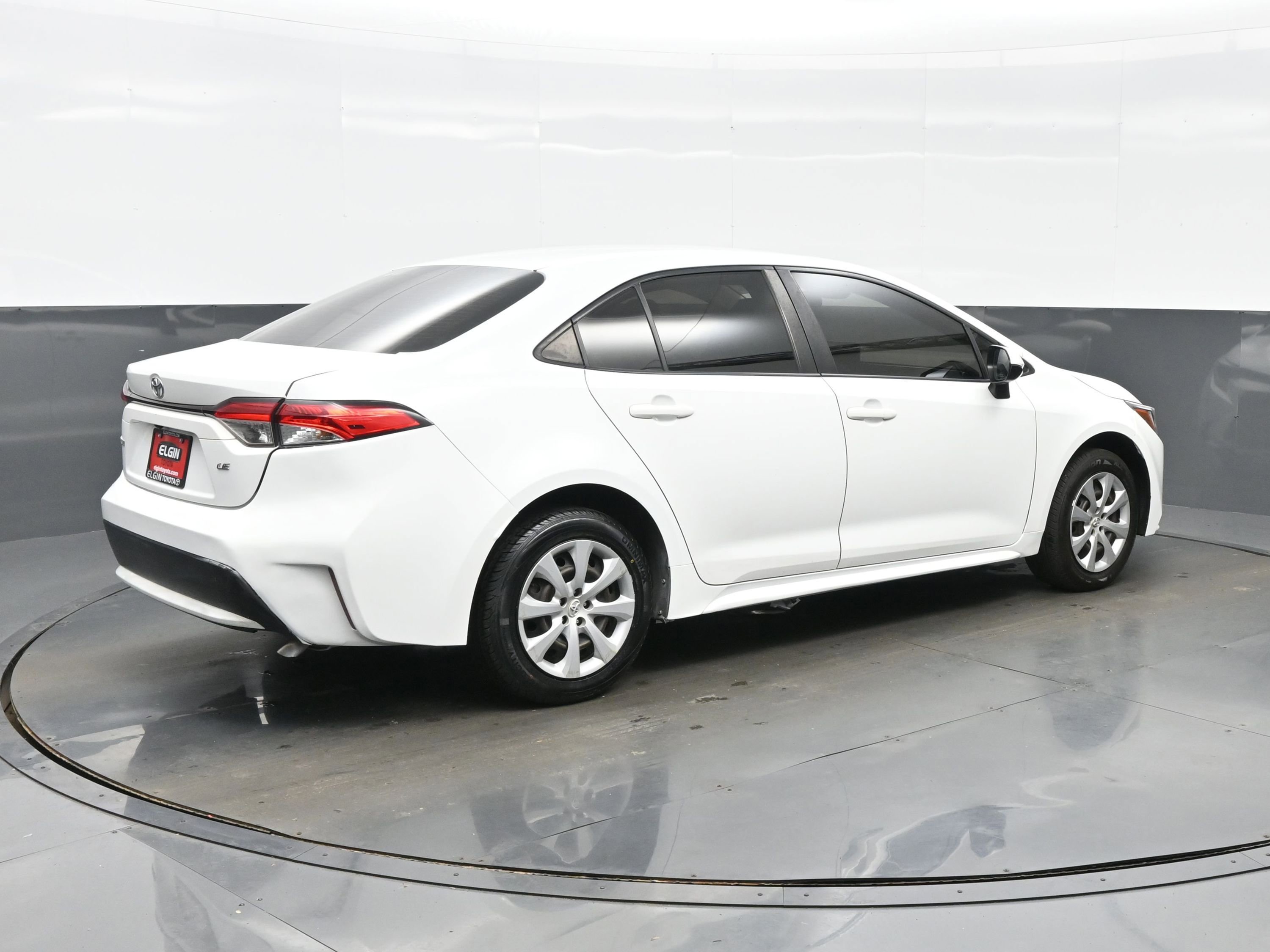 Used 2022 Toyota Corolla LE FWD image 6