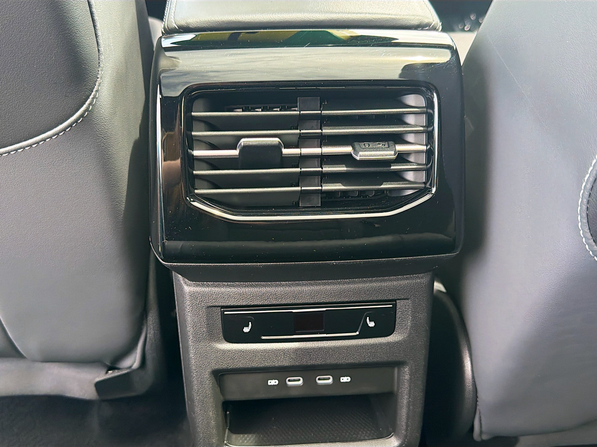 Used 2023 Volkswagen ID.4 Pro S Plus AWD/4WD image 29