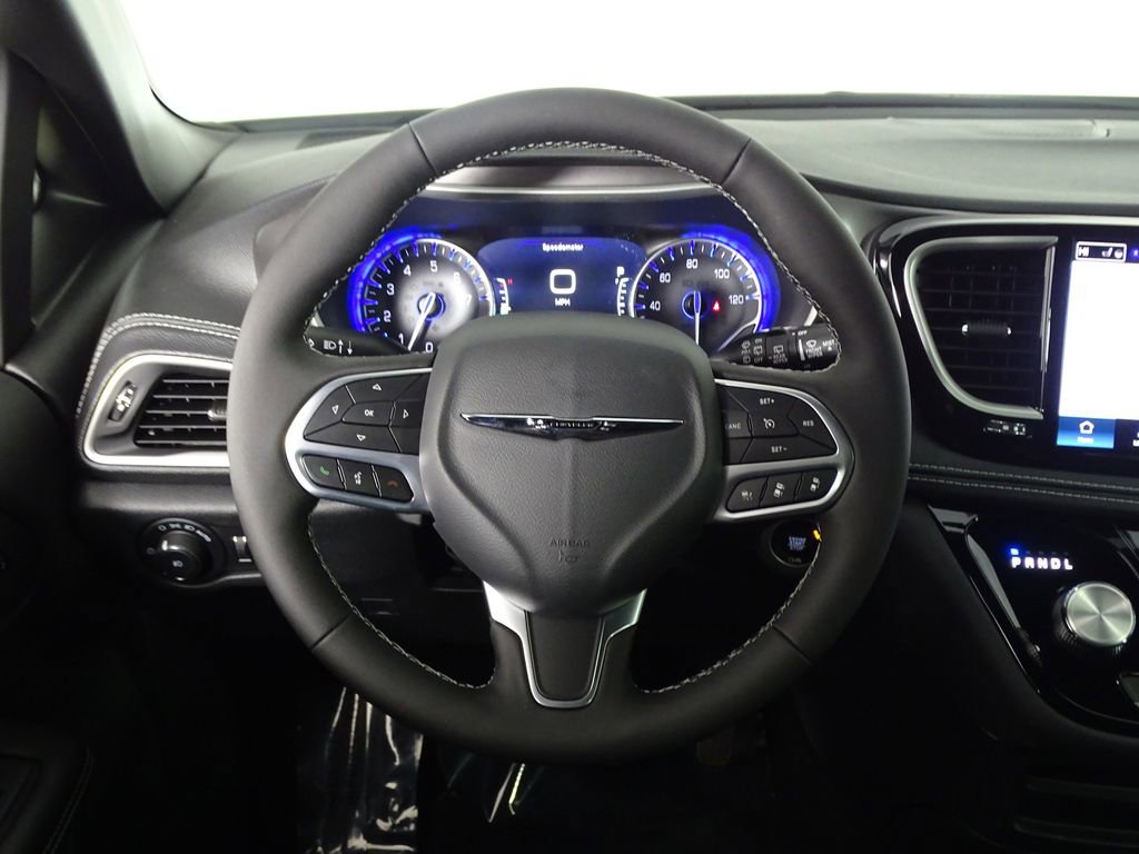 New 2026 Chrysler Pacifica Select image 25