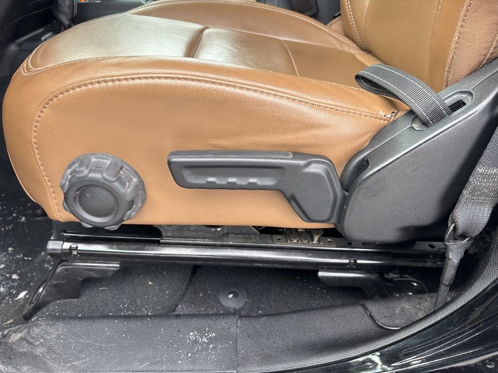 Used 2023 Jeep Wrangler Unlimited Sahara w/ Safety Group image 18