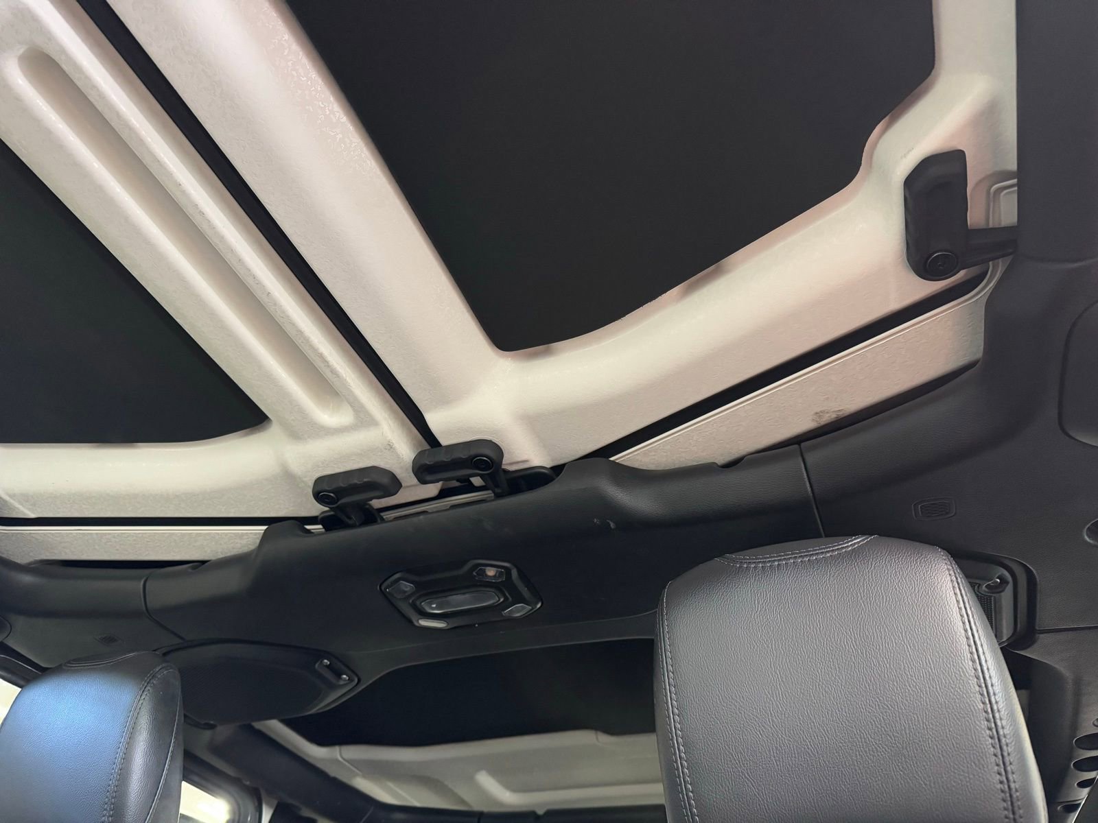 Certified 2023 Jeep Wrangler Unlimited Sahara image 35