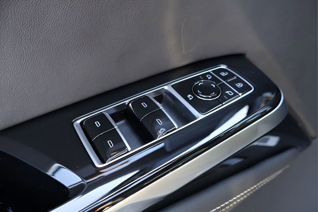 New 2026 Cadillac Escalade Luxury AWD/4WD image 12