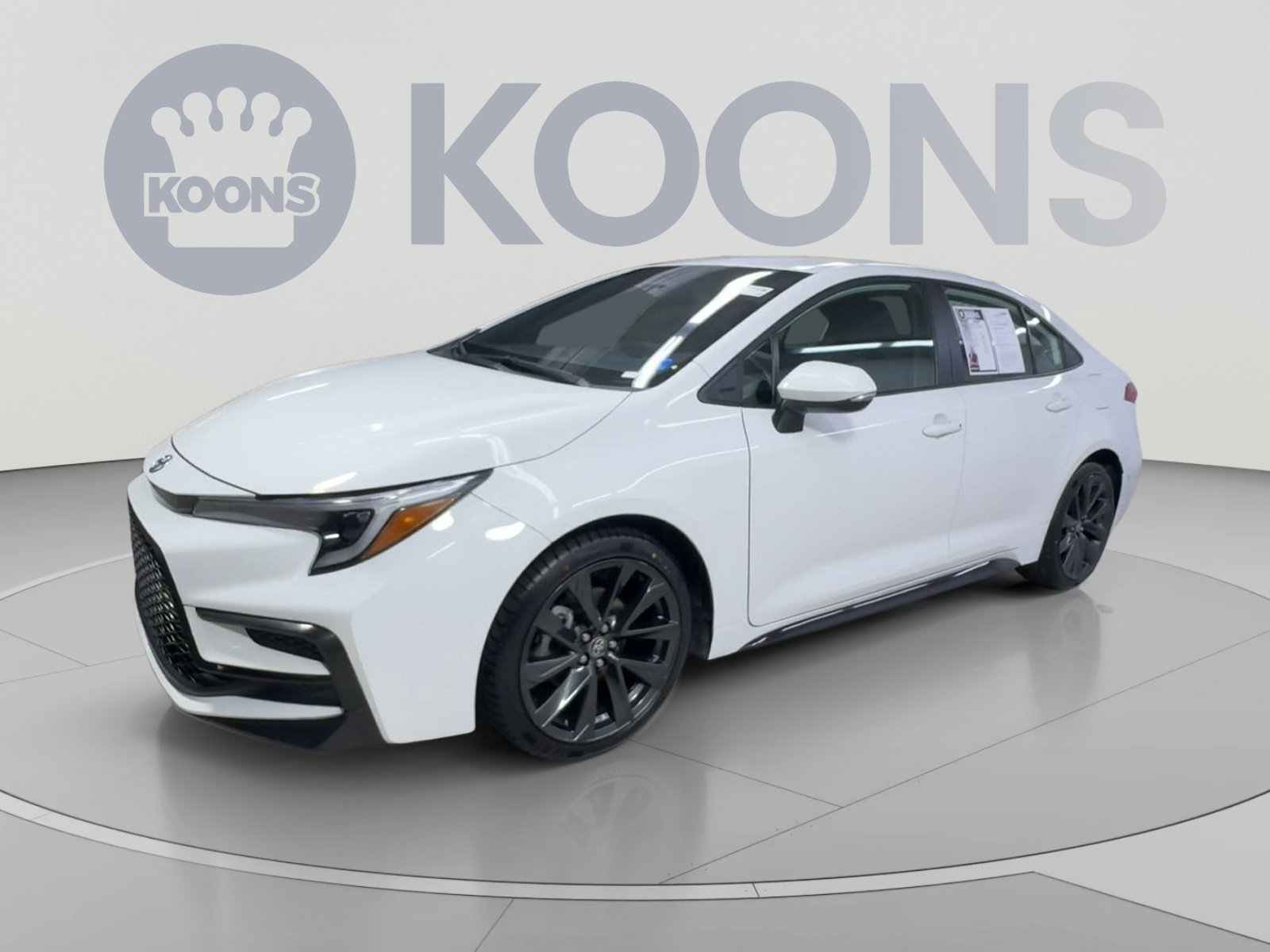 Used 2025 Toyota Corolla SE FWD image 5