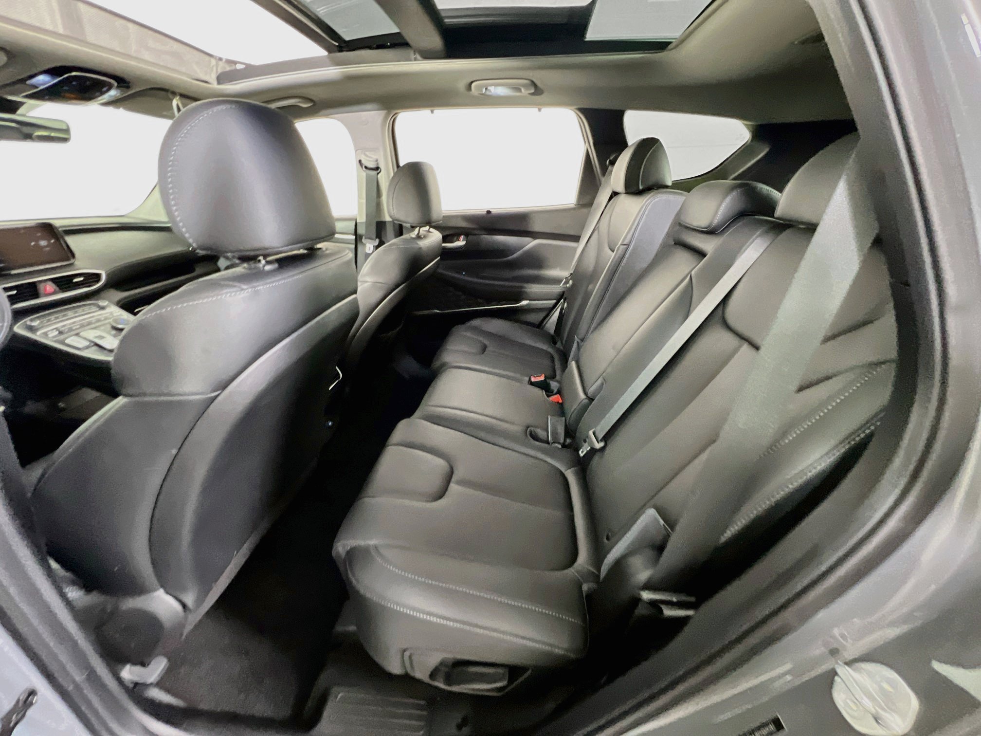 Used 2023 Hyundai Santa Fe SEL Premium w/ Cargo Package AWD/4WD image 25