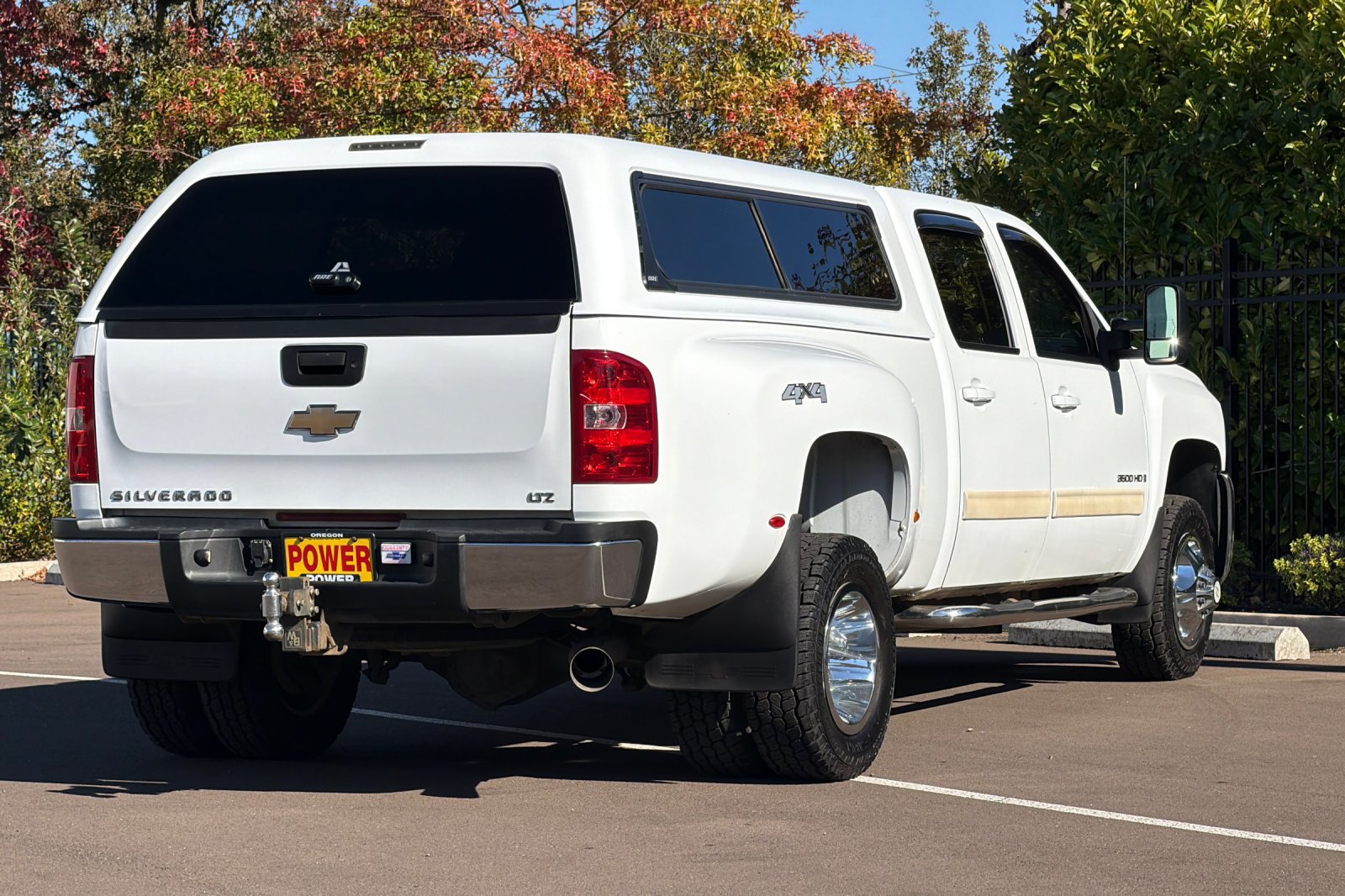 Used 2009 Chevrolet Silverado 3500 LTZ w/ LTZ Plus Package AWD/4WD image 4