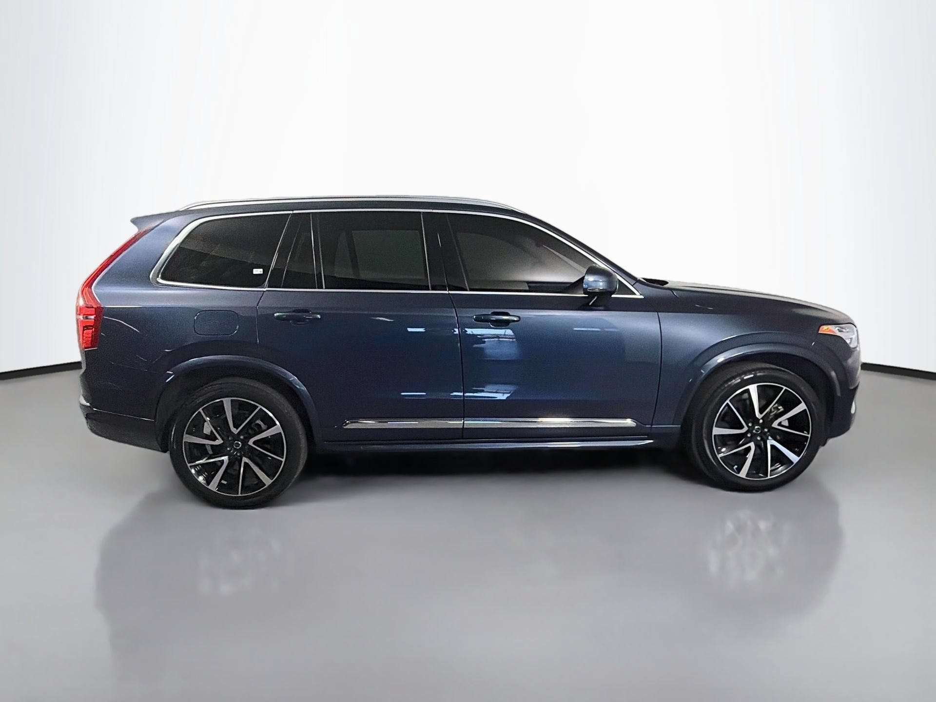 Used 2023 Volvo XC90 B5 Plus w/ Protection Package Premier AWD/4WD image 5