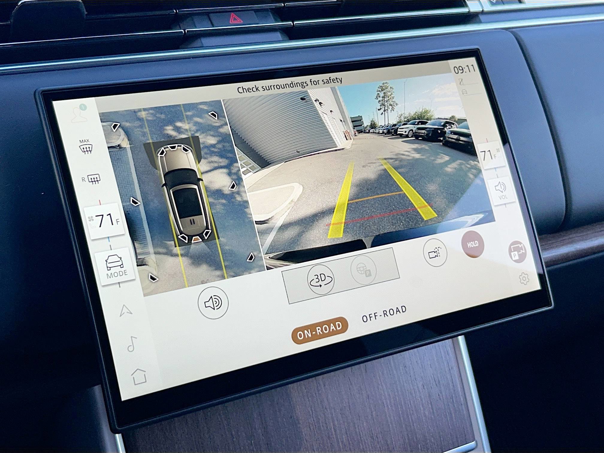 New 2025 Land Rover Range Rover SE image 24