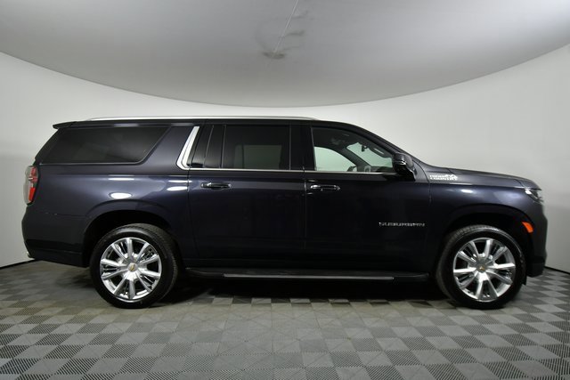Used 2024 Chevrolet Suburban High Country image 15