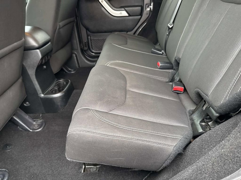 Used 2017 Jeep Wrangler Unlimited Sahara w/ Max Tow Package image 19