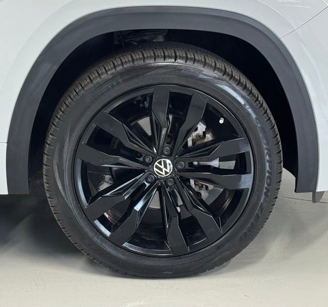 Used 2021 Volkswagen Atlas Cross Sport SEL R-Line image 27