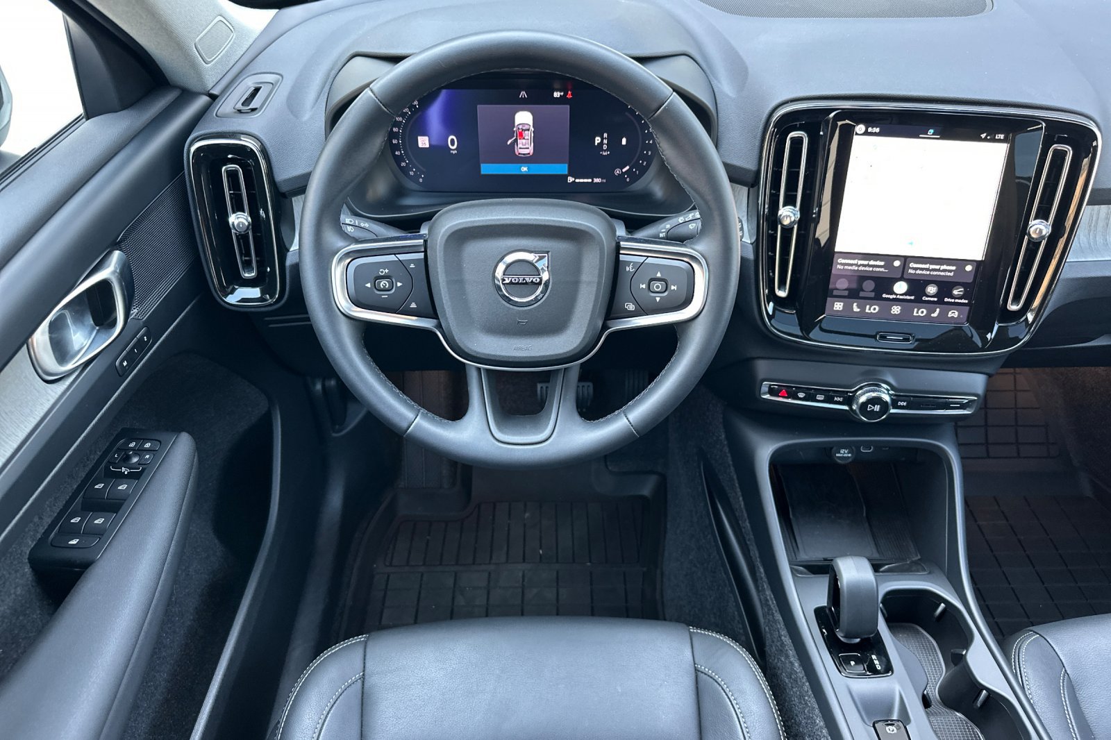 Certified 2026 Volvo XC40 B4 Core w/ Protection Package FWD image 17