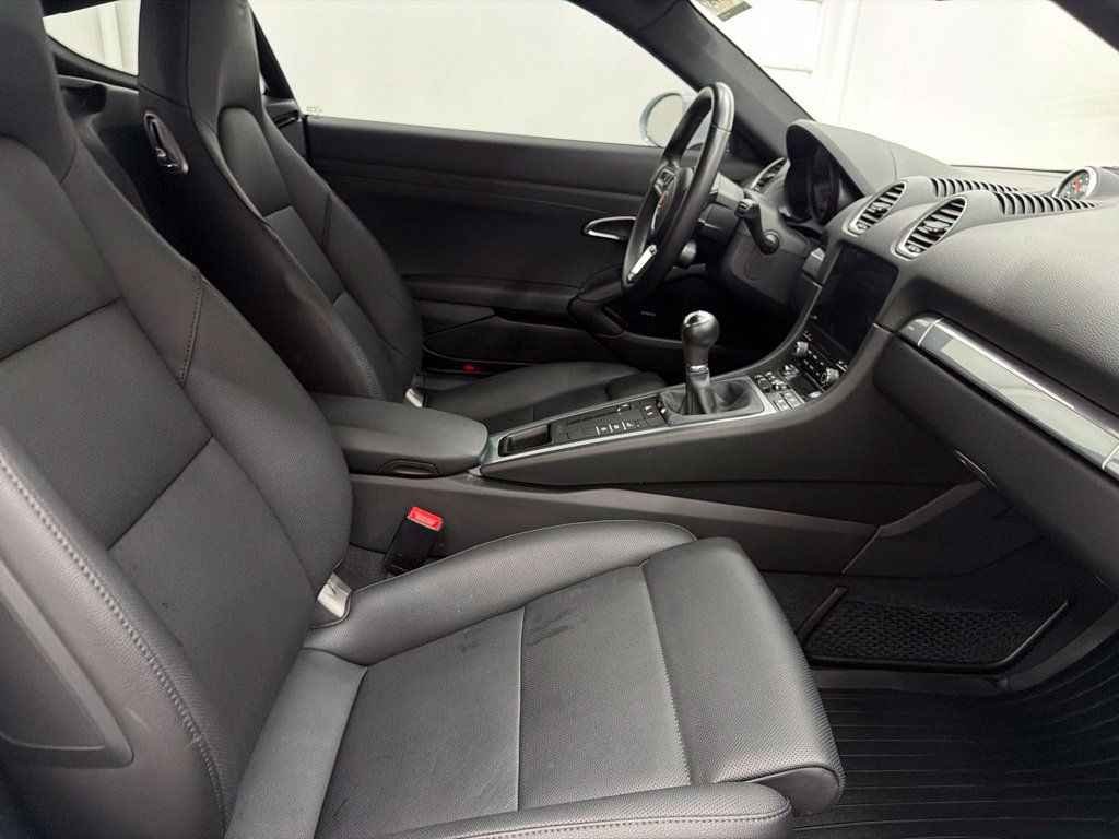 Used 2025 Porsche 718 Cayman RWD image 29