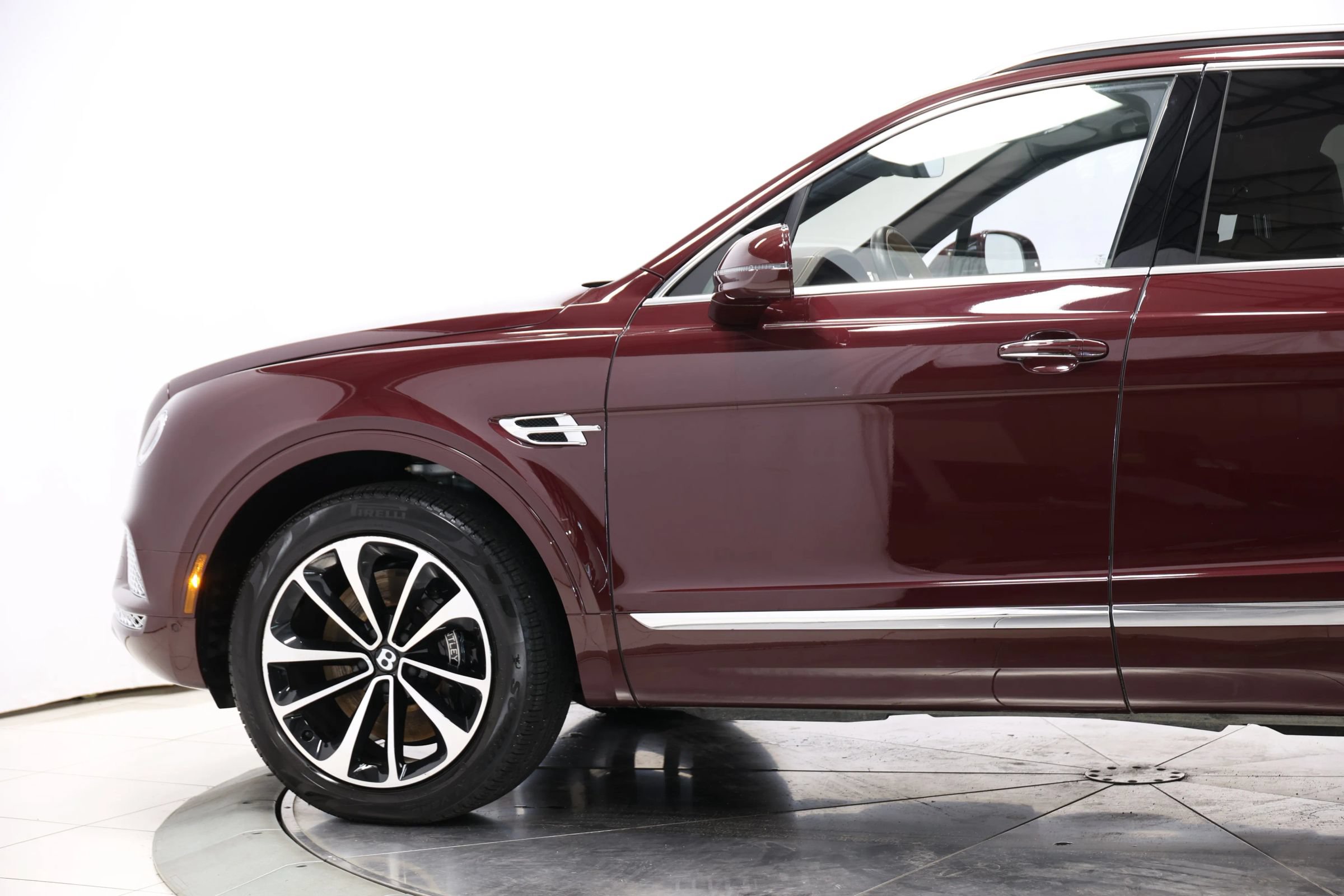 Used 2018 Bentley Bentayga AWD/4WD image 6