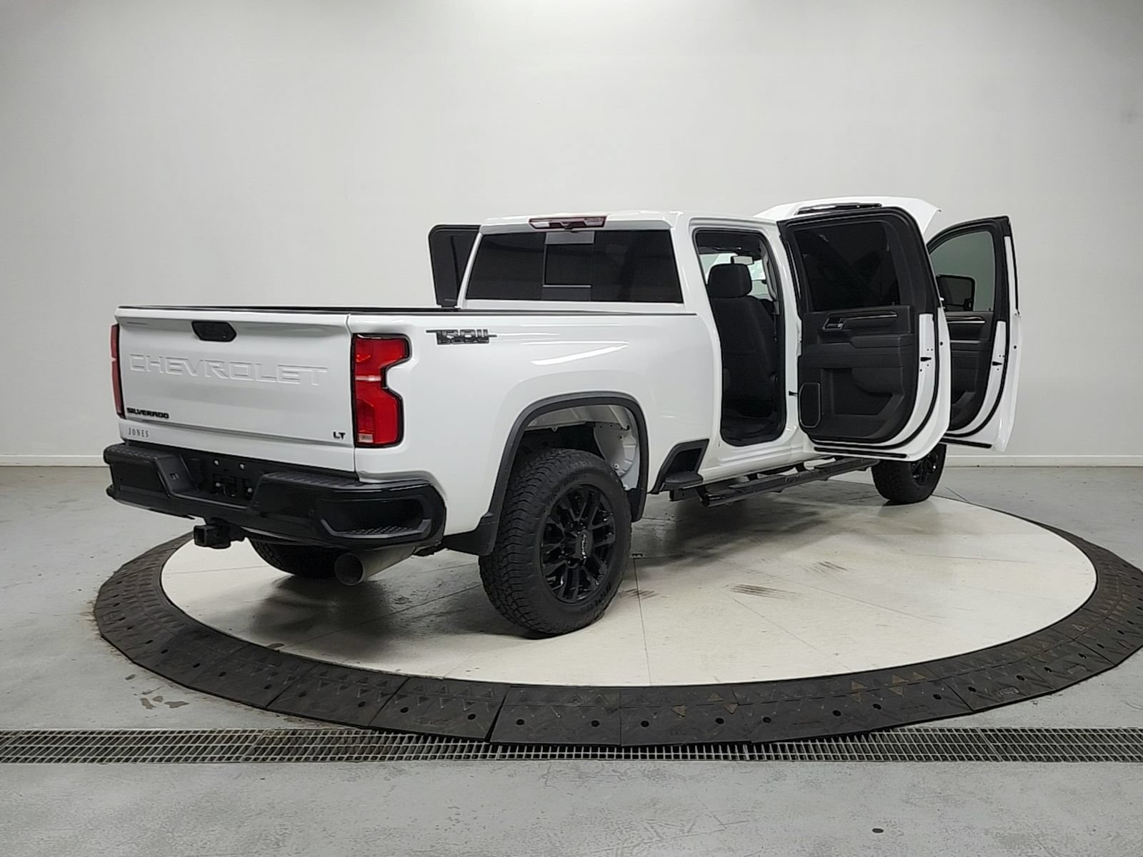 Used 2025 Chevrolet Silverado 2500 LT w/ Trail Boss Package AWD/4WD image 16