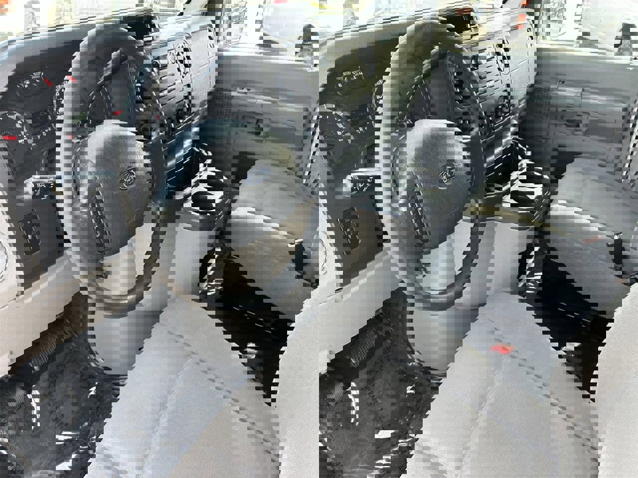 Used 2014 Ford E-250 and Econoline 250 image 19