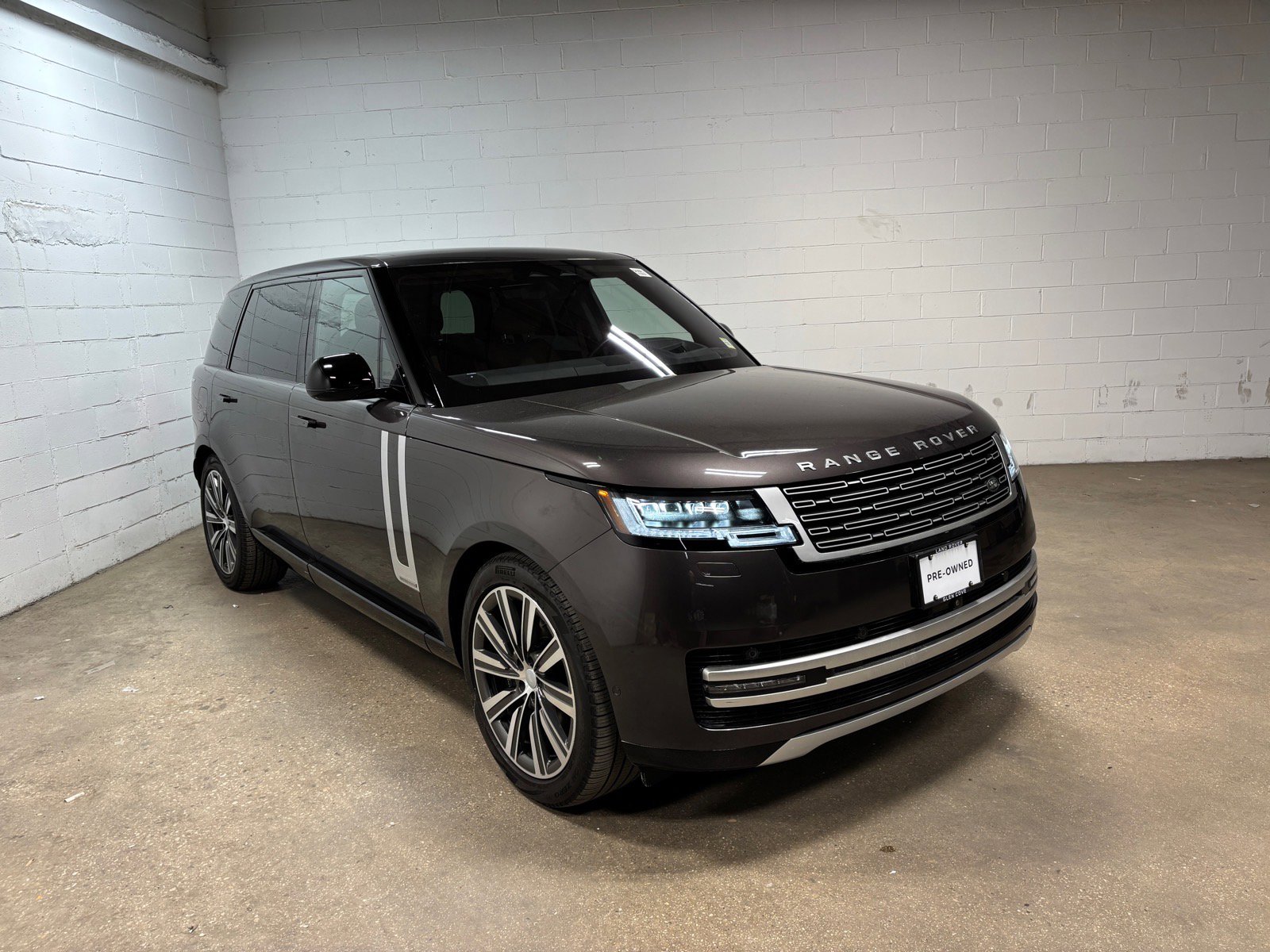 Used 2023 Land Rover Range Rover Long Wheelbase Autobiography AWD/4WD image 4