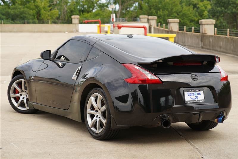 Used 2014 Nissan 370Z Touring w/ Sport Package RWD image 3