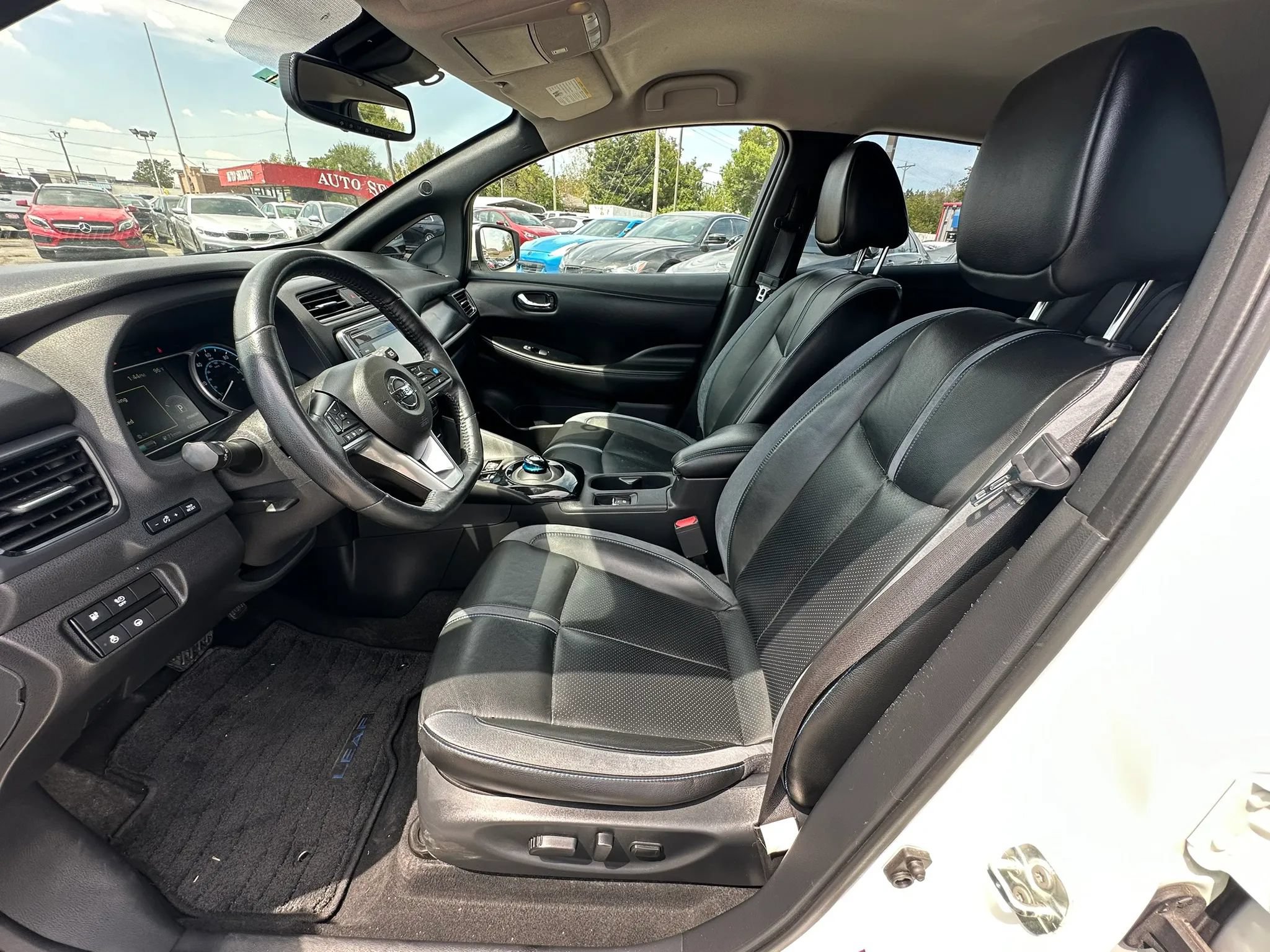 Used 2018 Nissan Leaf SL w/ SL Technology Package FWD image 10