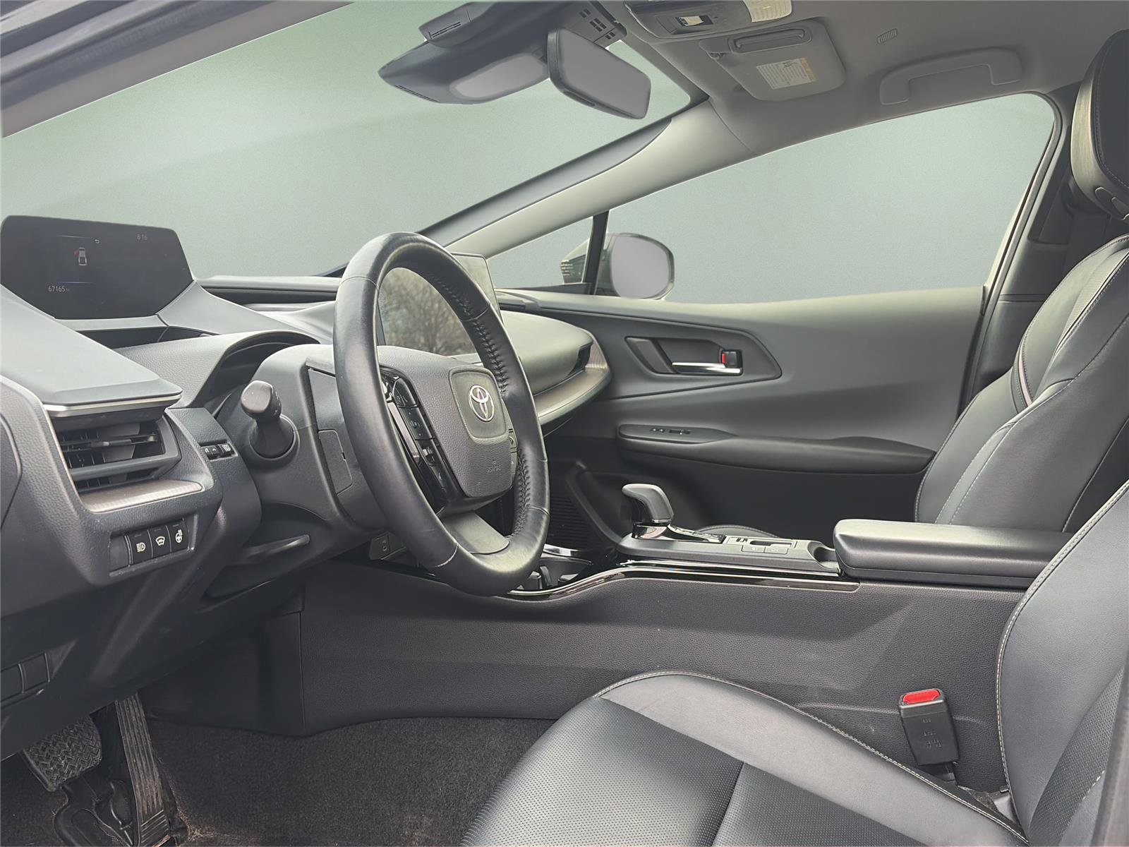 Used 2024 Toyota Prius XLE image 22