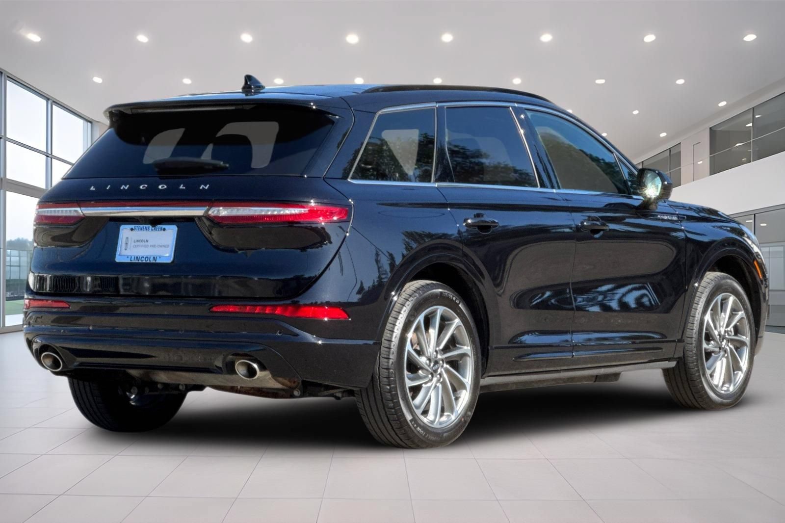 Used 2025 Lincoln Corsair Grand Touring AWD/4WD image 4