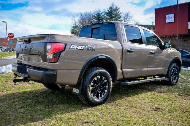 Used 2021 Nissan Titan PRO-4X w/ Pro-4x Convenience Package image 5