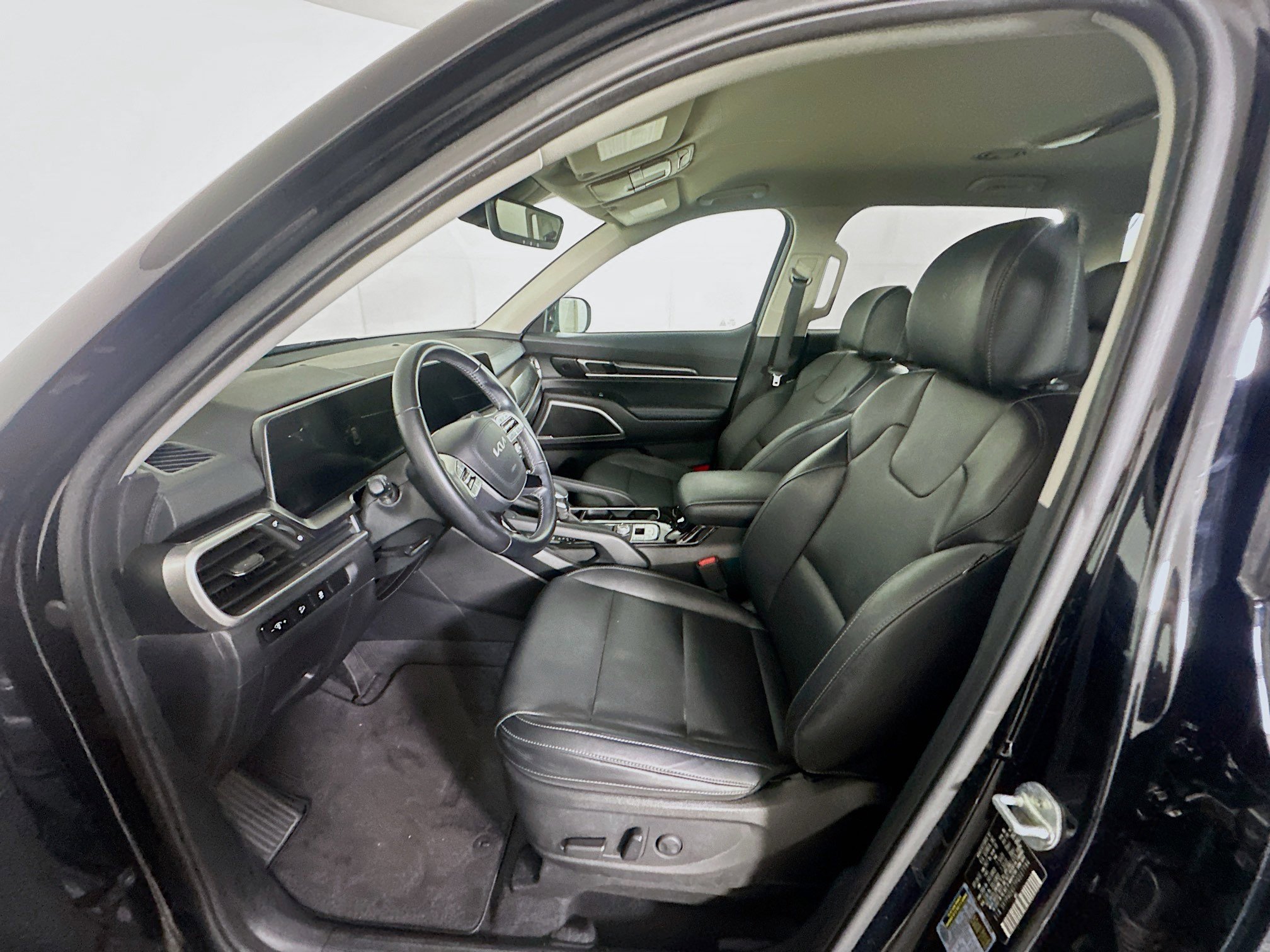 Used 2023 Kia Telluride S image 13